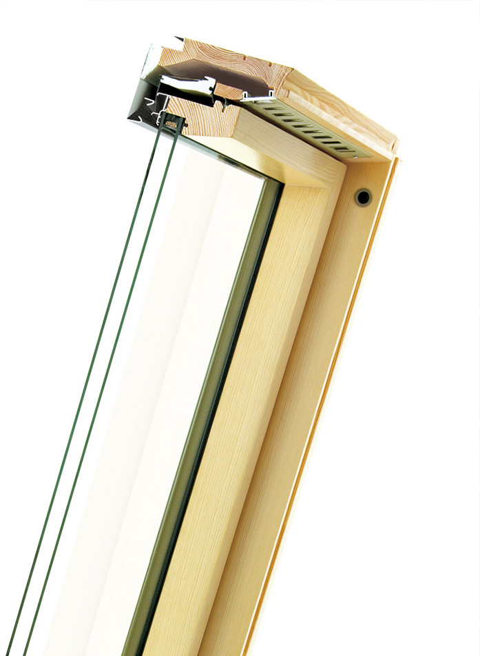 Деревянное мансардное окно FTS-V U2 (V22) с однокамерным стеклопакетом